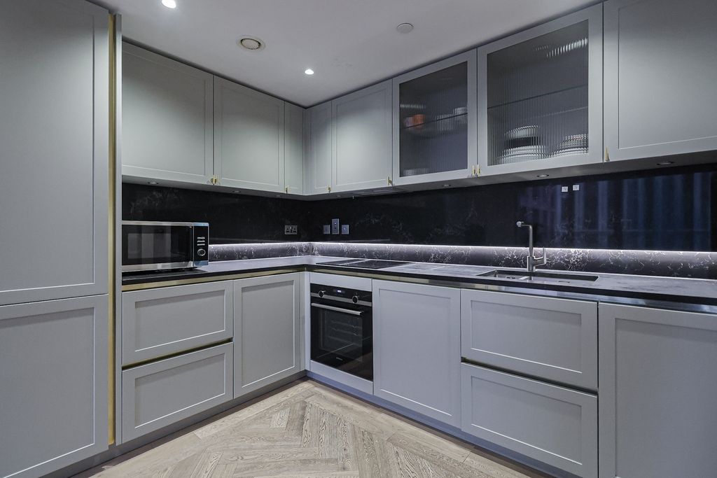 Property photo 2 of 29