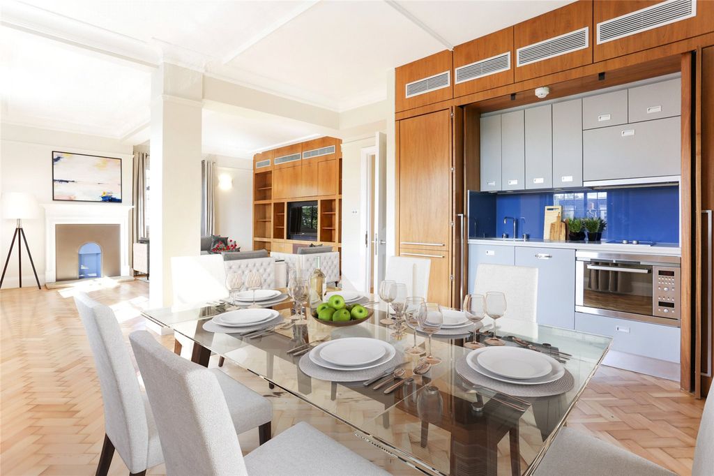Property photo 1 of 7 Kitchen