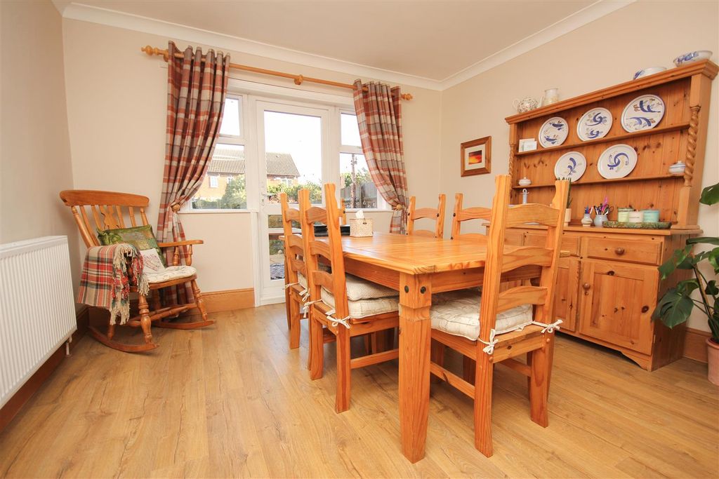 Property photo 3 of 17 Diner.Jpg