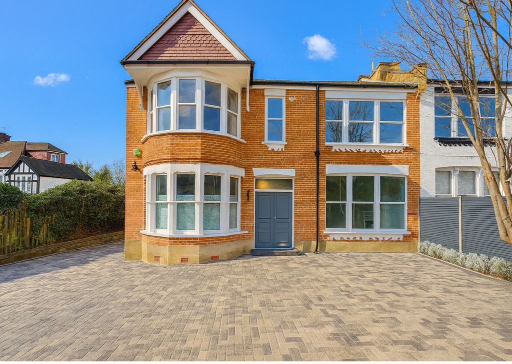 Property photo 1 of 24