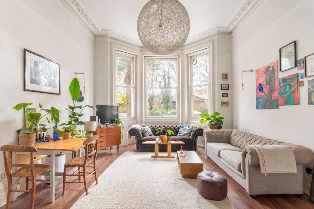 Property photo 2 of 11 Cromwell Road-5.Jpg