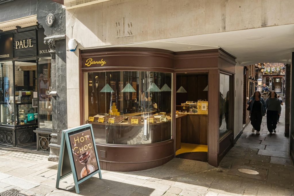 Property photo 2 of 14 1433552-12-69Bd4F870Bfff.Jpg