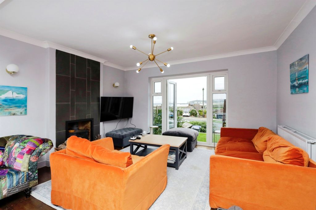 Property photo 2 of 26