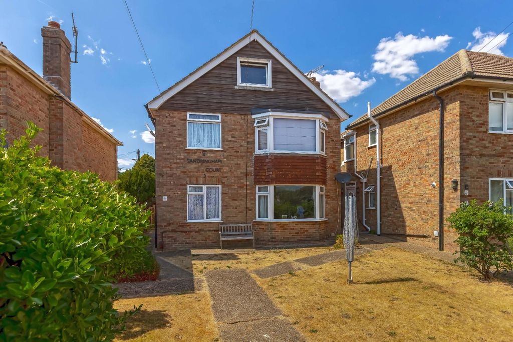 Property photo 1 of 10 Sandringham Court_9.Jpg
