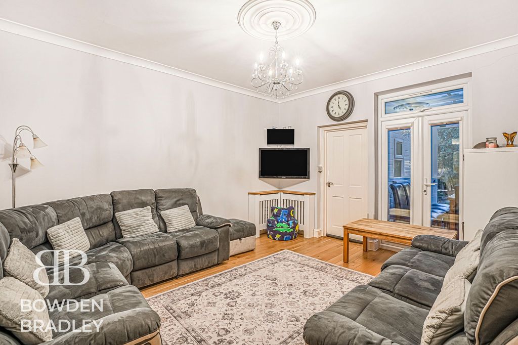 Property photo 2 of 24