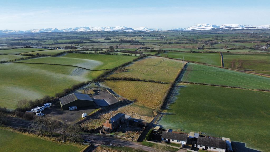 Property photo 2 of 23