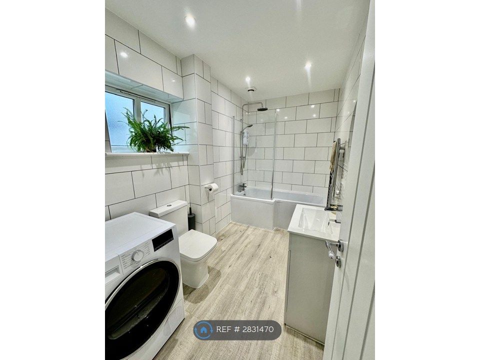 Property photo 3 of 14 Bathroom/Utility