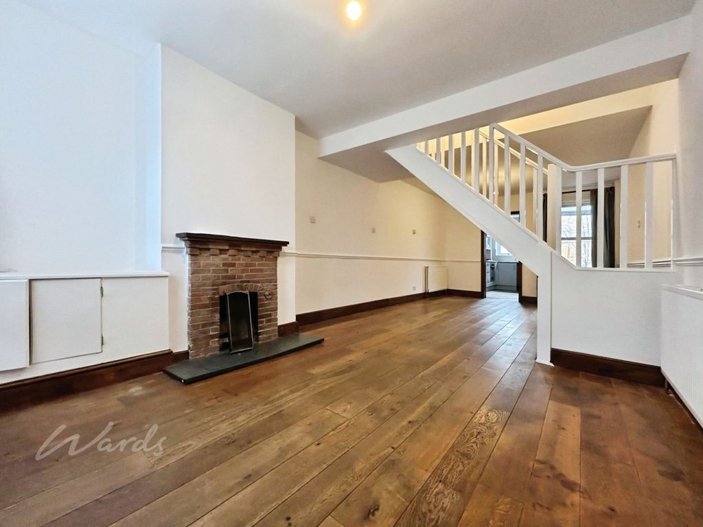 Property photo 3 of 11 Lounge (2)