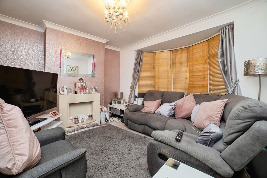 Property photo 3 of 20 Pbox-Img.Jpg