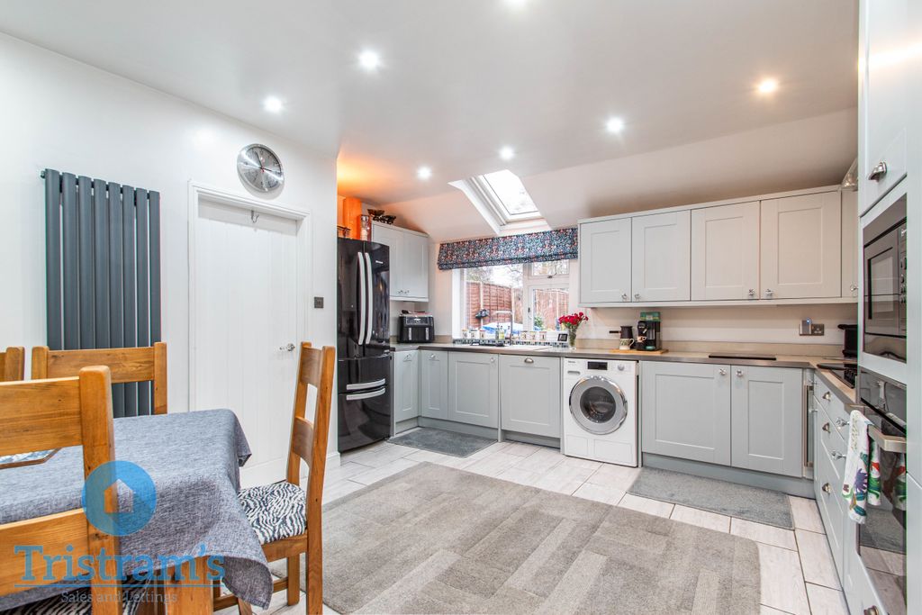 Property photo 2 of 26