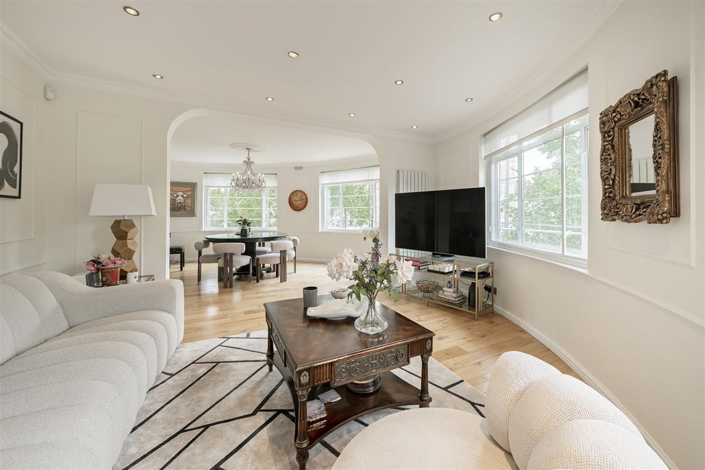 Property photo 1 of 13 Barons Keep