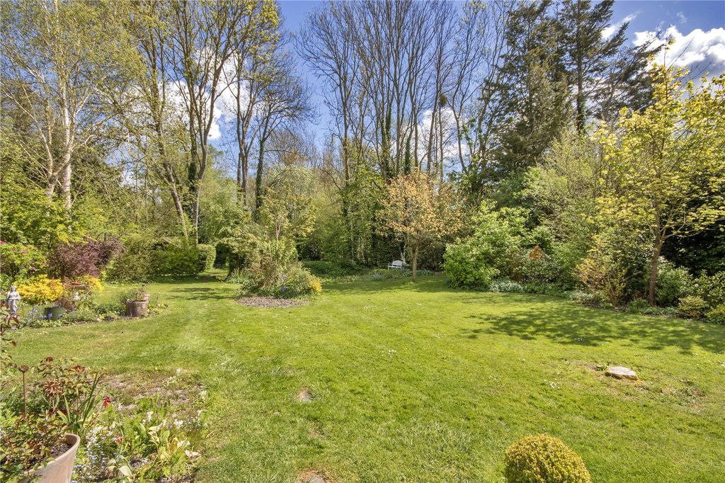 Property photo 3 of 17 Garden