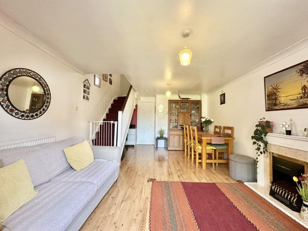 Property photo 2 of 15 A60676Aa-60Df-480E-9Bad-75Fc89B8E5F6.Jpg