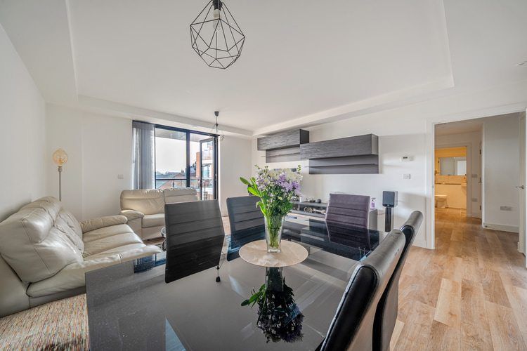 Property photo 3 of 18