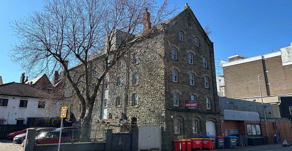 Property photo 1 of 1