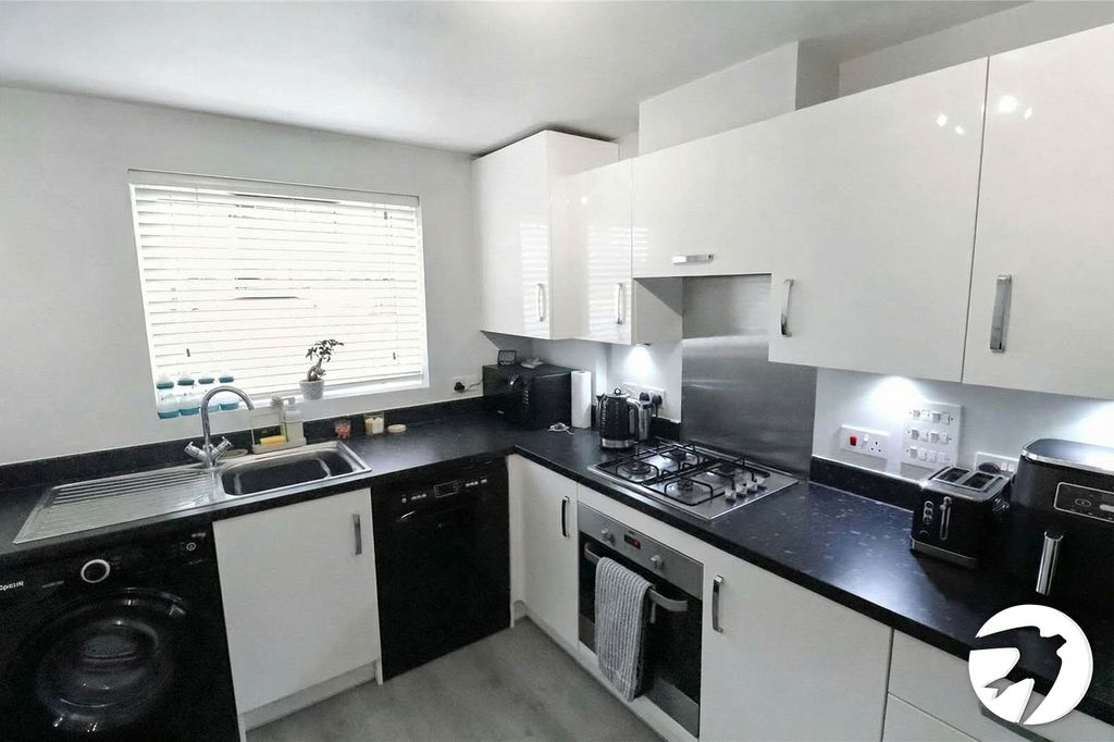 Property photo 3 of 18 Picture No. 21