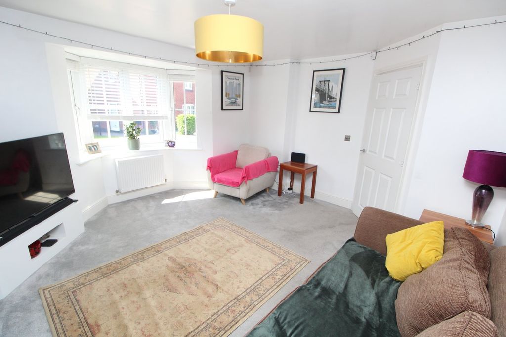 Property photo 3 of 18