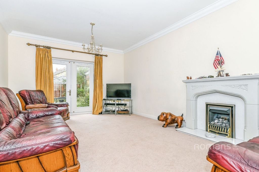 Property photo 3 of 10 Pbox-Img.Jpg