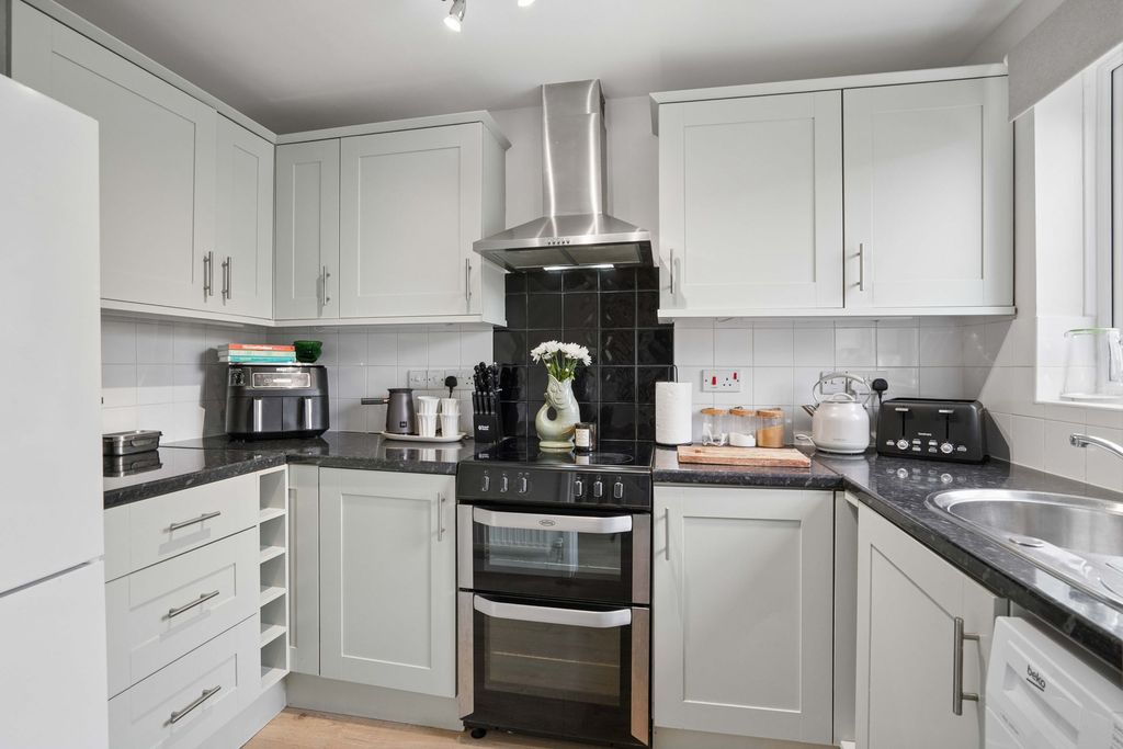 Property photo 3 of 13 Kitchen