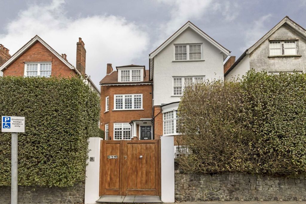Property photo 1 of 7