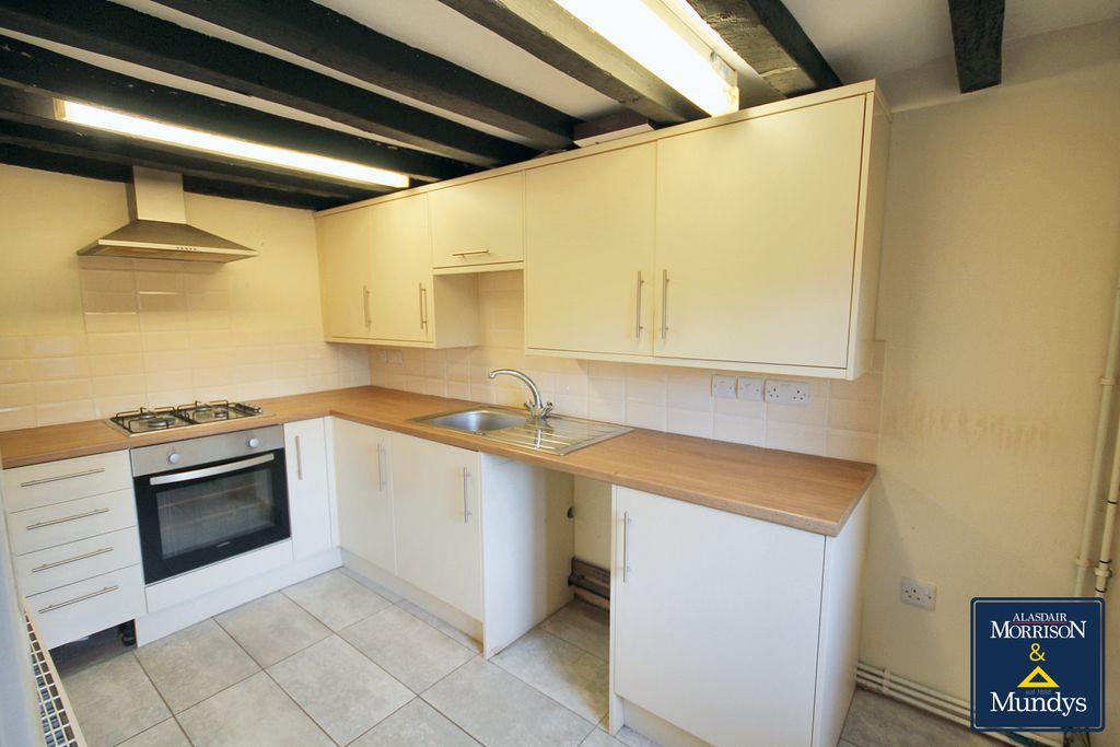 Property photo 3 of 10 Kitchen