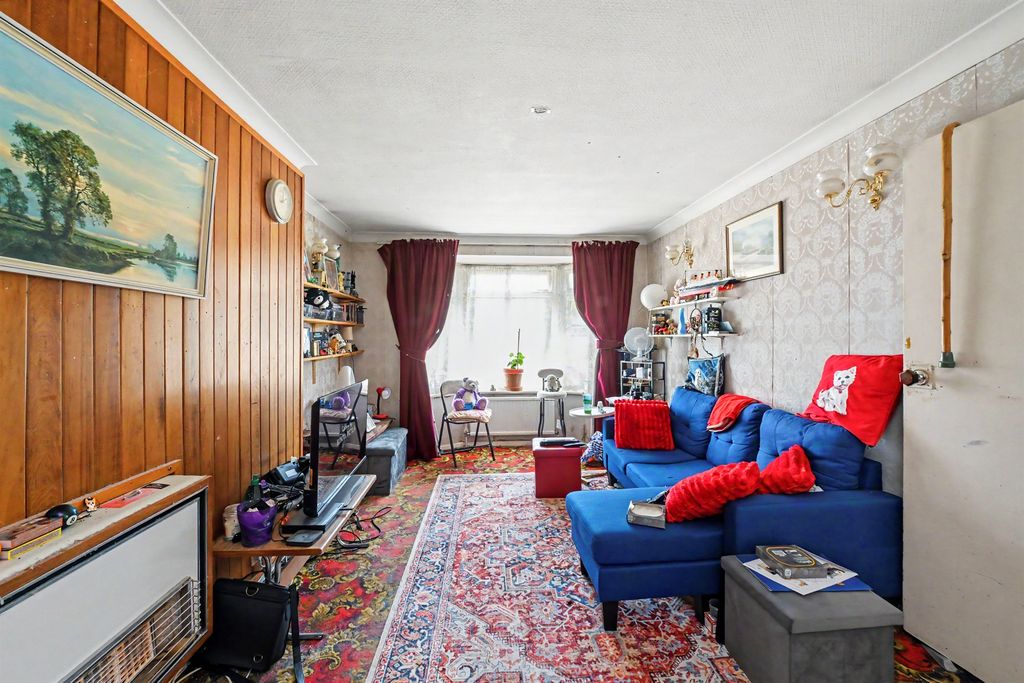 Property photo 3 of 9