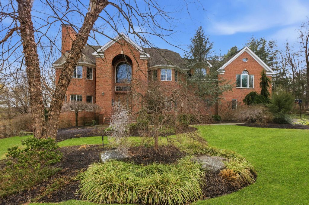 Property photo 1 of 31