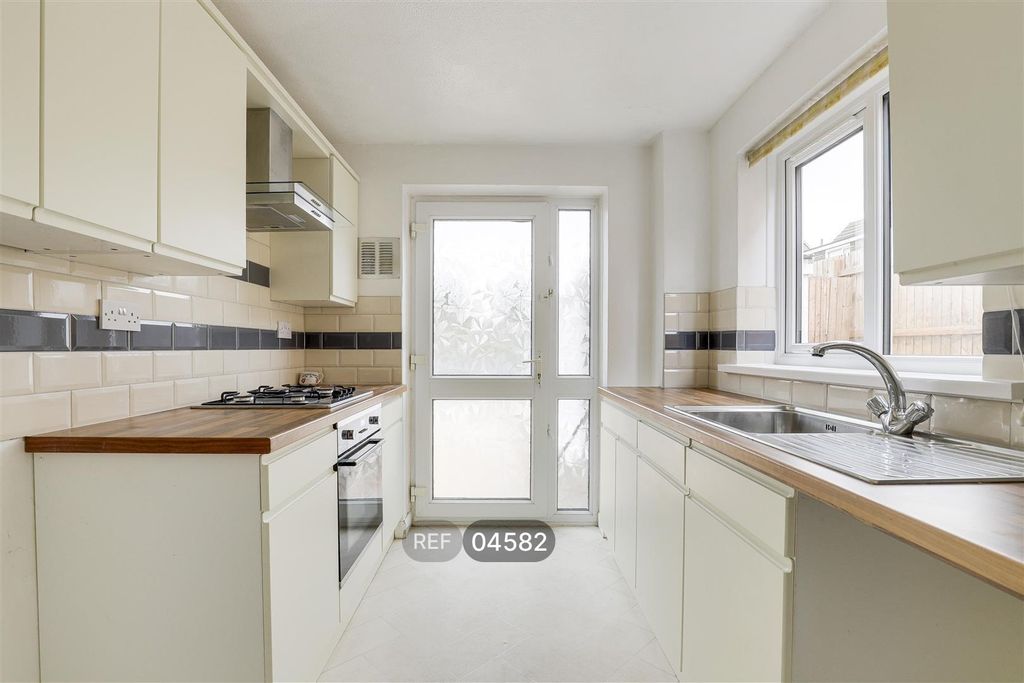 Property photo 2 of 15 Kitchen