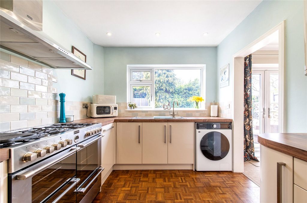 Property photo 3 of 23 Picture No. 22