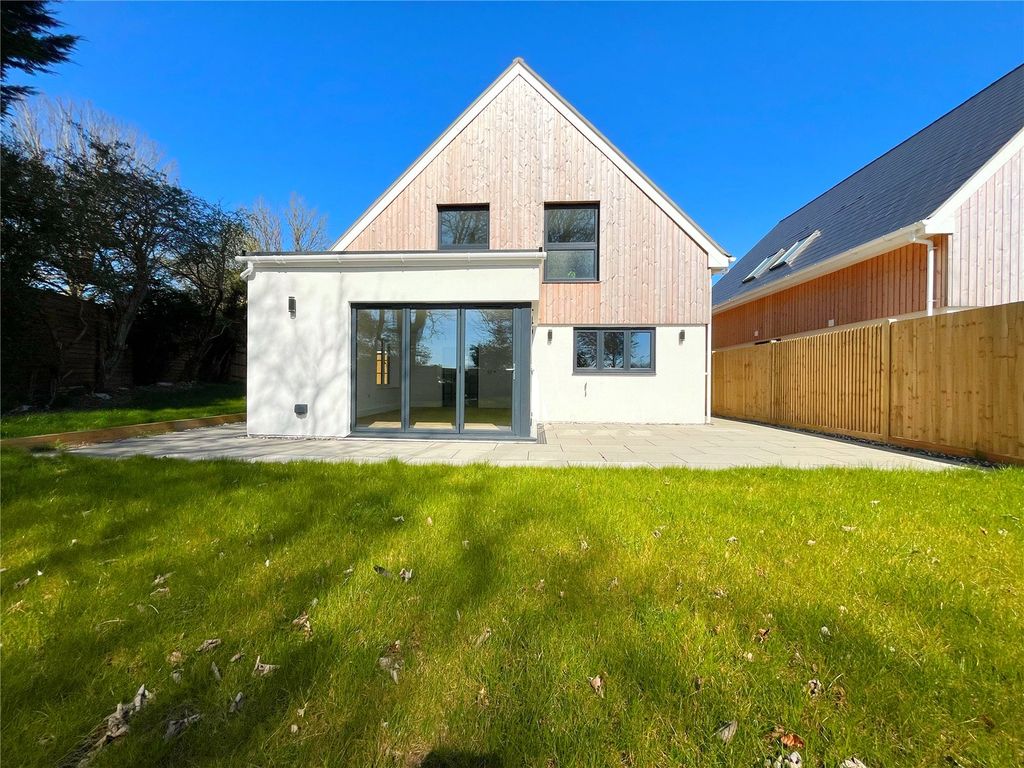 Property photo 2 of 28 Picture No. 83