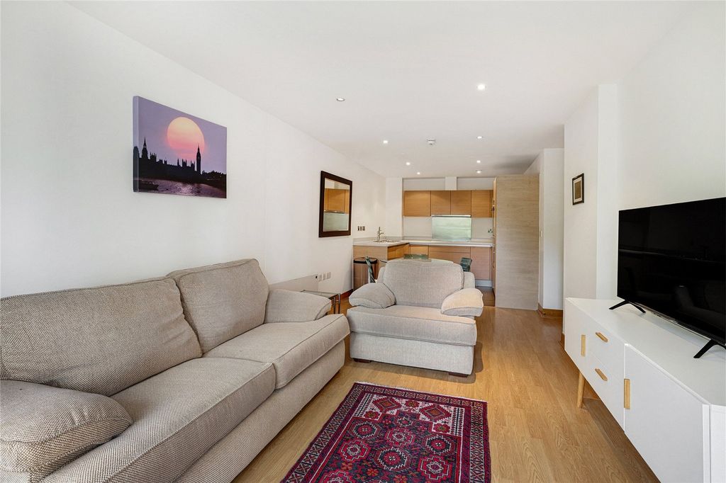 Property photo 2 of 16 Reception Room