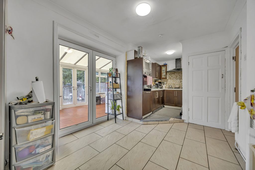 Property photo 3 of 22