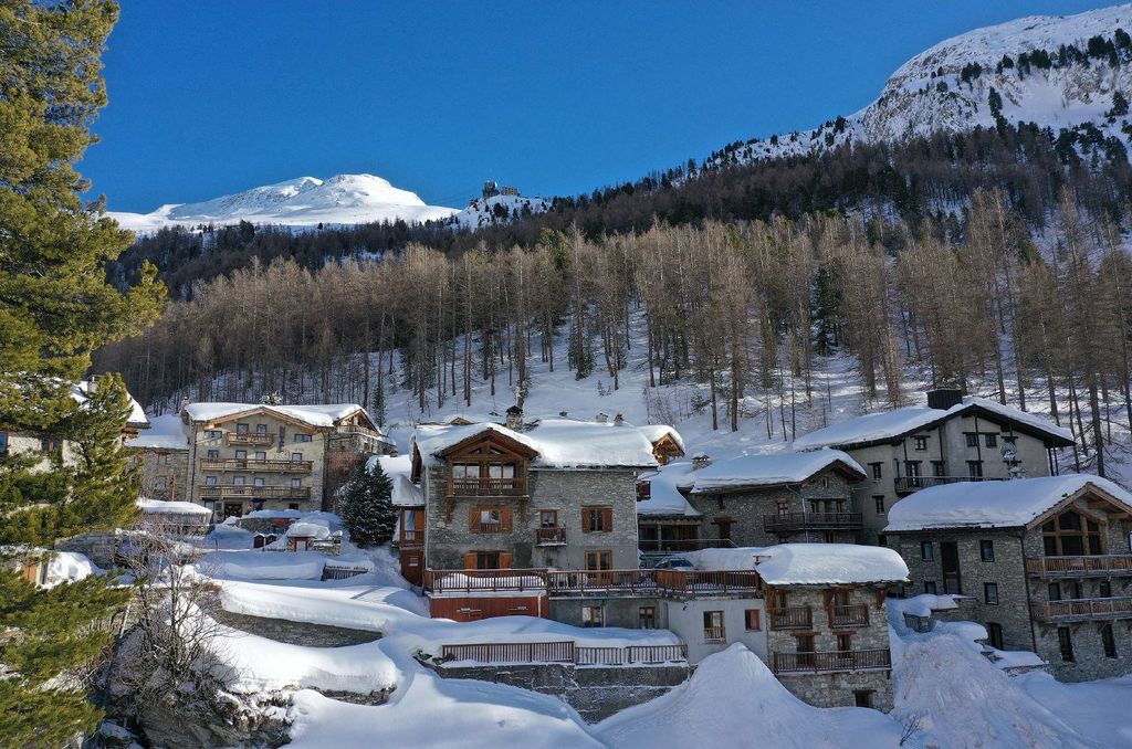 Property photo 2 of 5