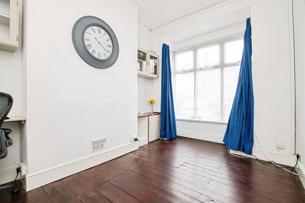 Property photo 3 of 38