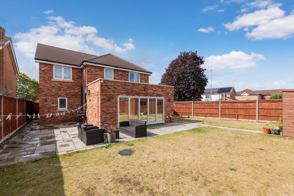 Property photo 2 of 27