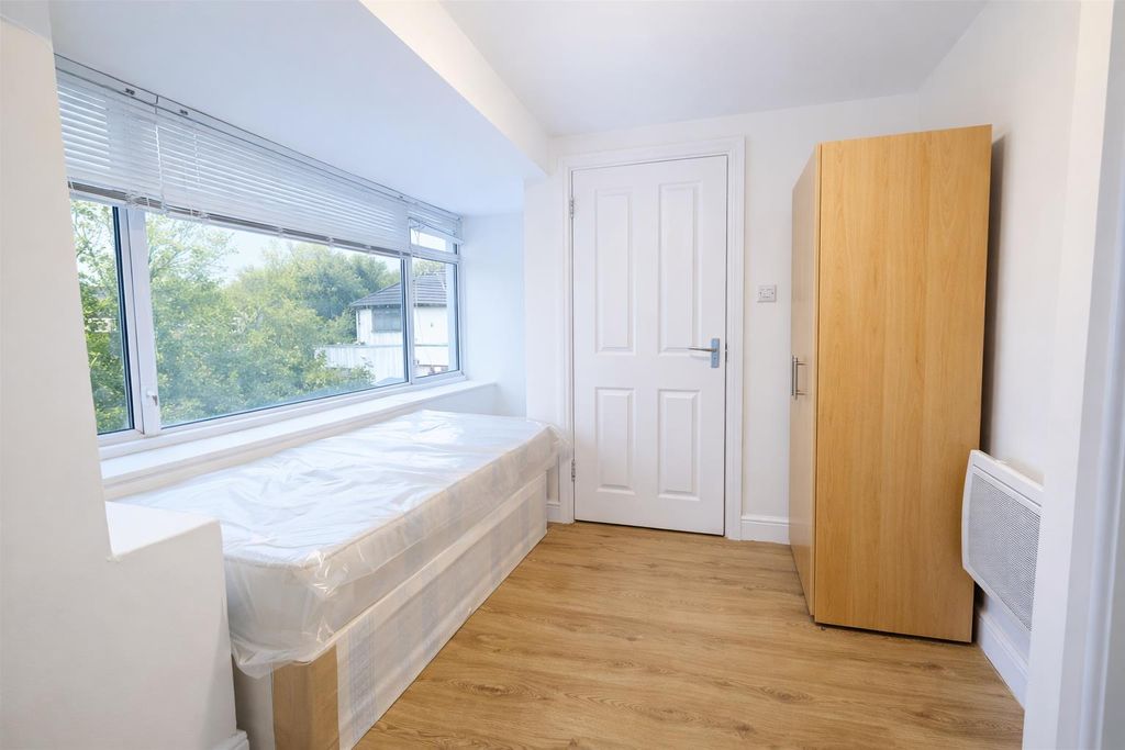 Property photo 2 of 4 Chatgpt Image Feb 6, 2026, 11_05_54 Am.Png