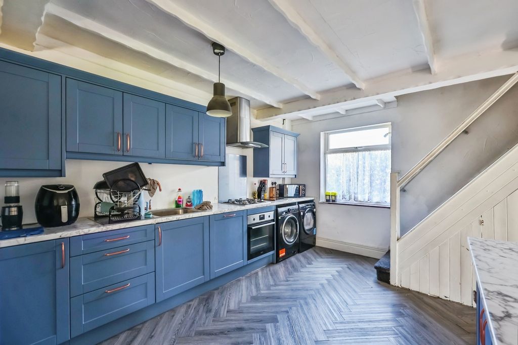 Property photo 2 of 20 Pbox-Img.Jpg