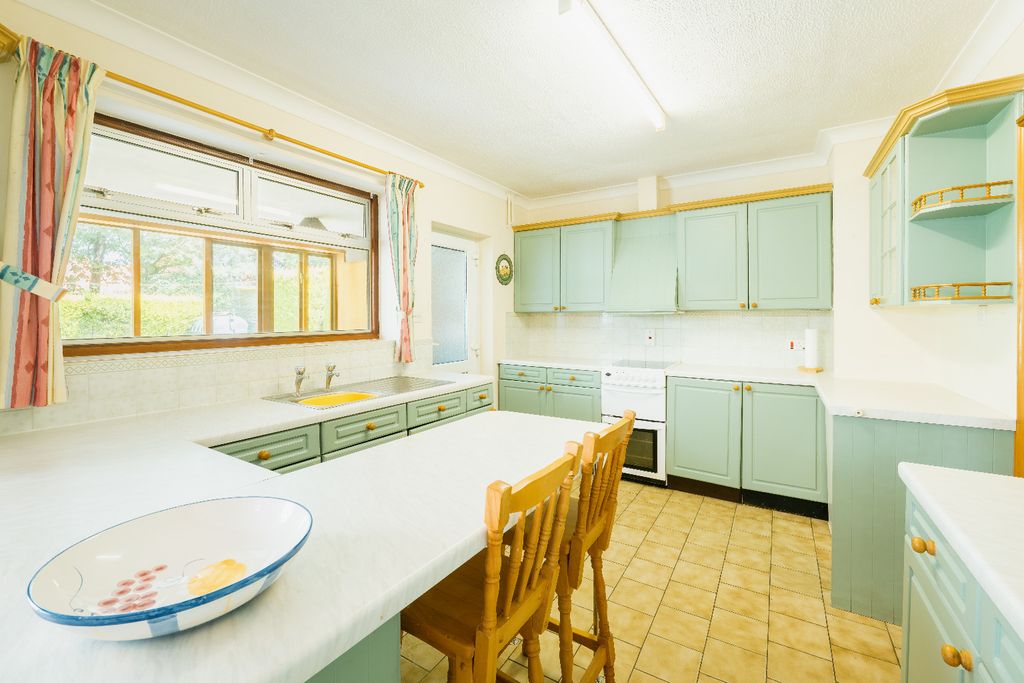 Property photo 3 of 25 2733096