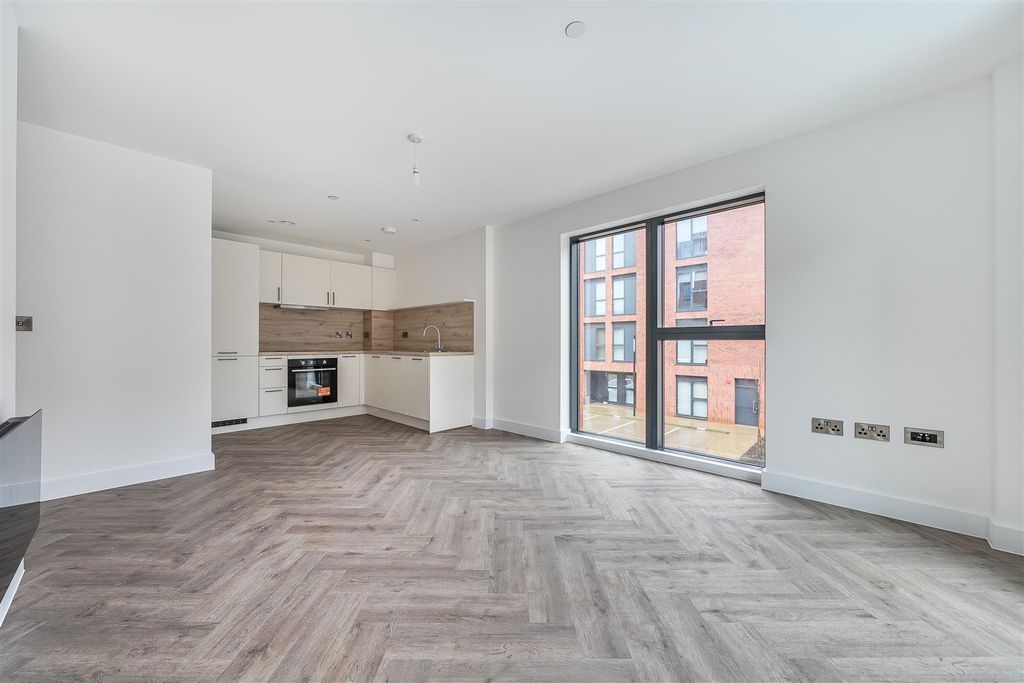 Property photo 2 of 15 1397991-16-6964Eb80B03cc.Jpg