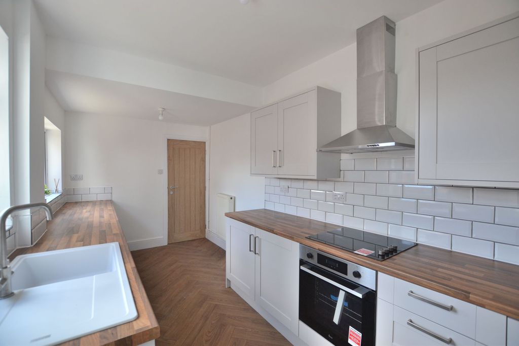 Property photo 2 of 24