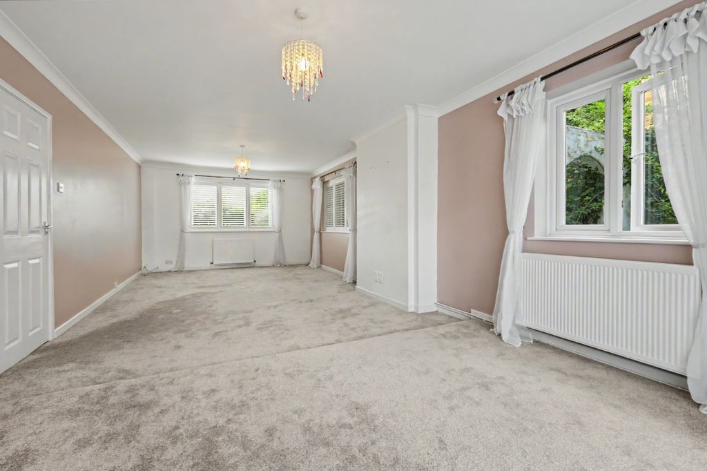 Property photo 3 of 12 5383563