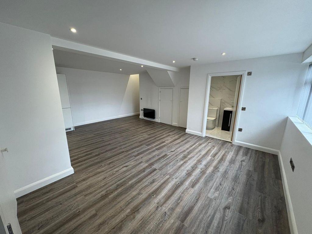 Property photo 2 of 7 Picture No. 06