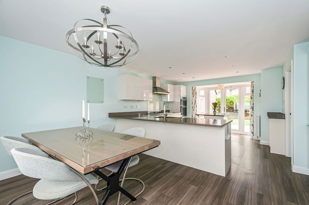 Property photo 3 of 35