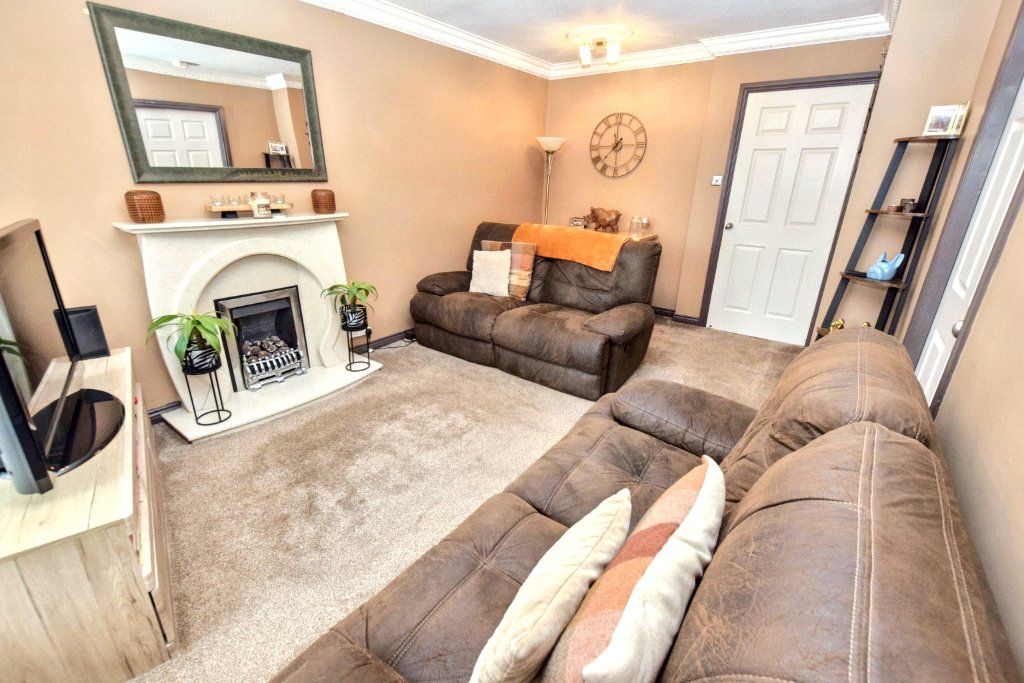 Property photo 2 of 15 Lounge