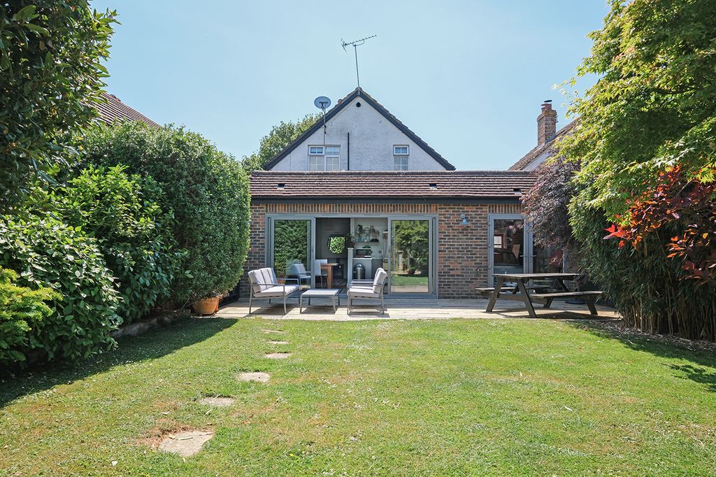 Property photo 2 of 16