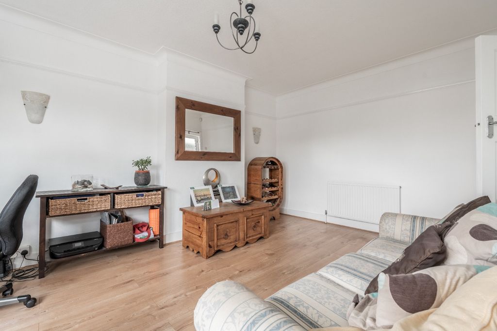 Property photo 3 of 21 4995693