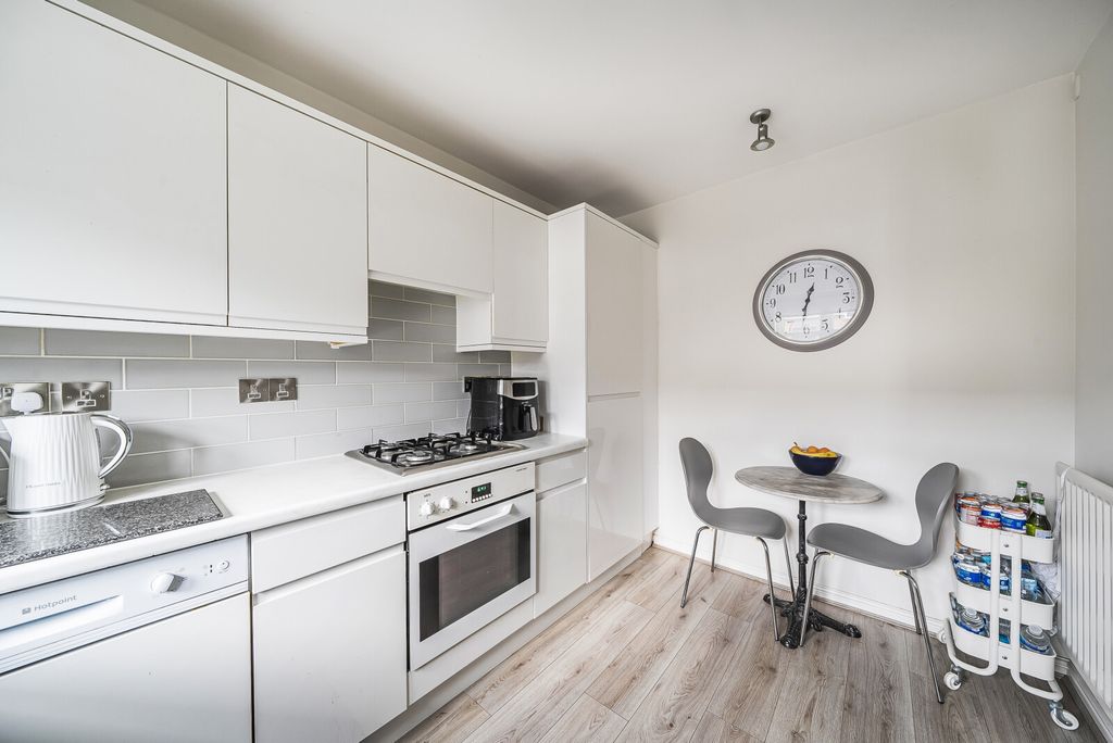 Property photo 3 of 21 Picture 3