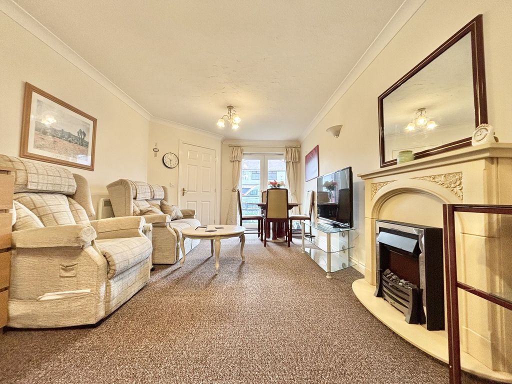 Property photo 3 of 12
