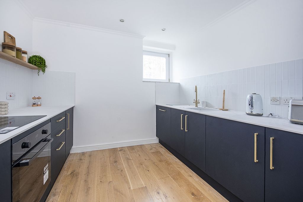 Property photo 3 of 18 Park-House-Photo 3-F