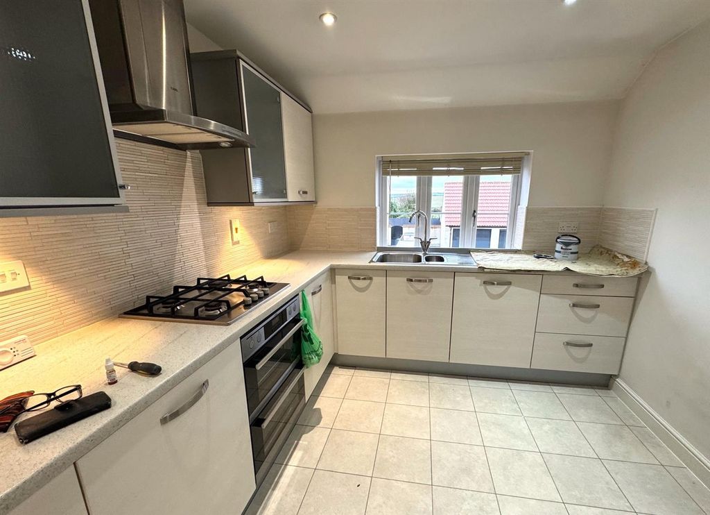 Property photo 3 of 6 Kitchen.Jpg